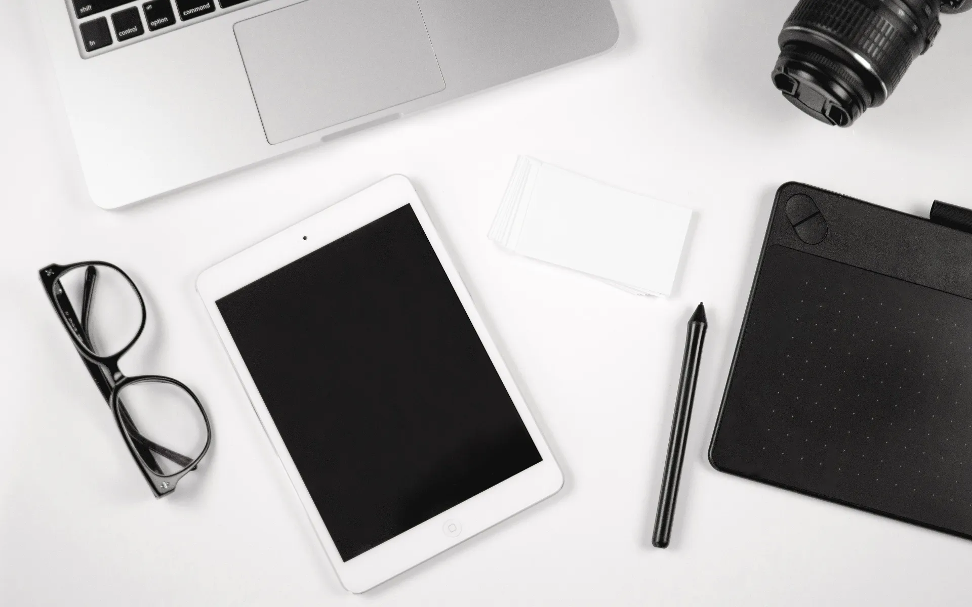 Social Media and Brand Management by Plus One Web